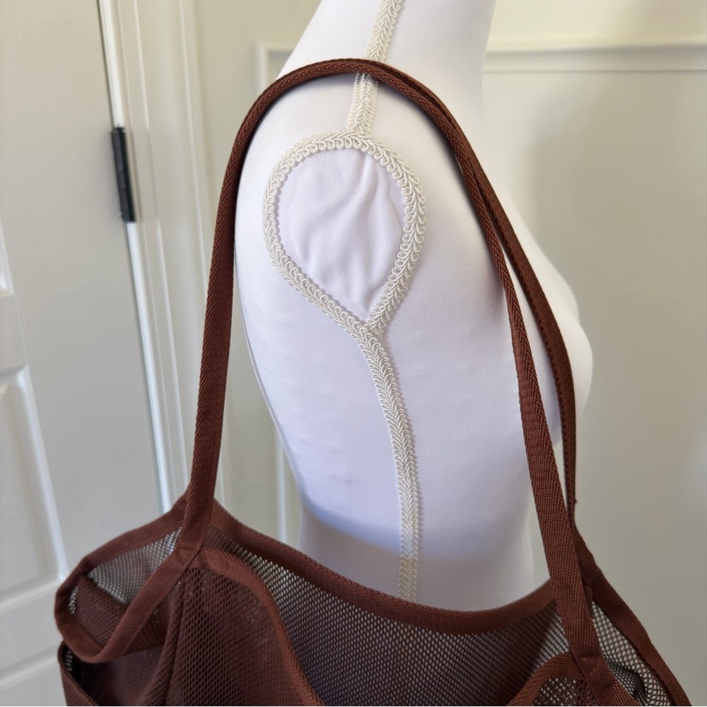 BEIS The Beach Tote in Maple Brown - Picture 4 of 8